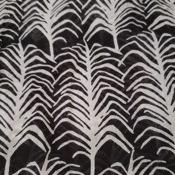 Beach cover up. - Picture 7 of 9